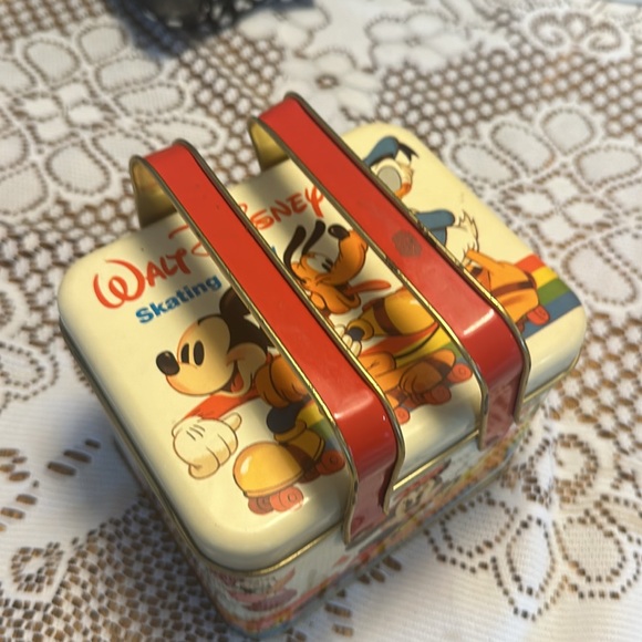 Walt Disney Skating Party Tin with handles - Picture 4 of 7